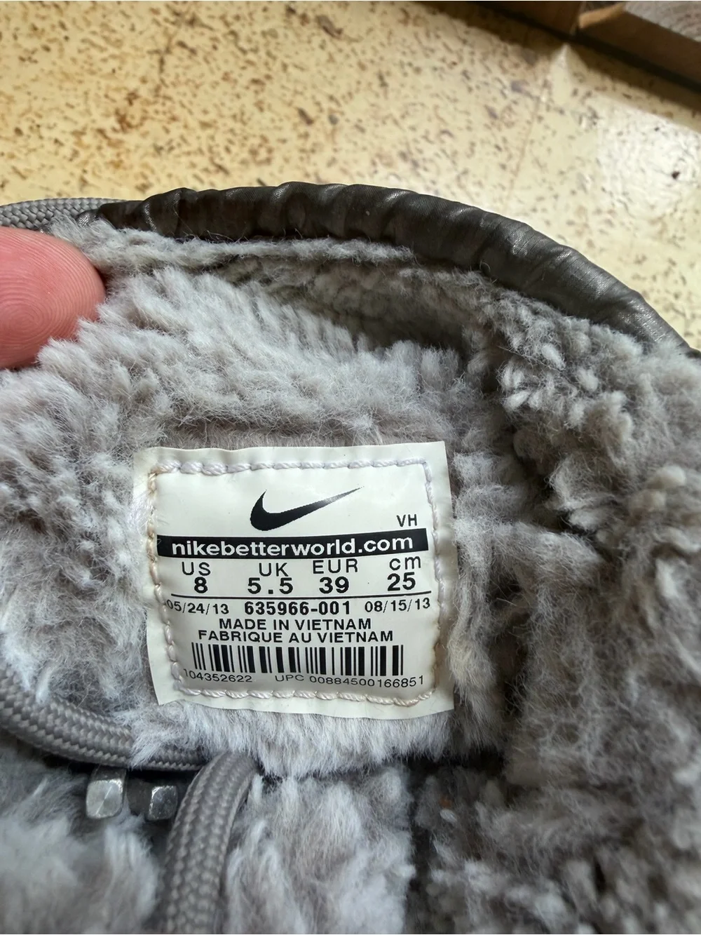Nike Rosherun Hi Sneakerboot Puffer Plush Sz 8 635966-001 Women's
